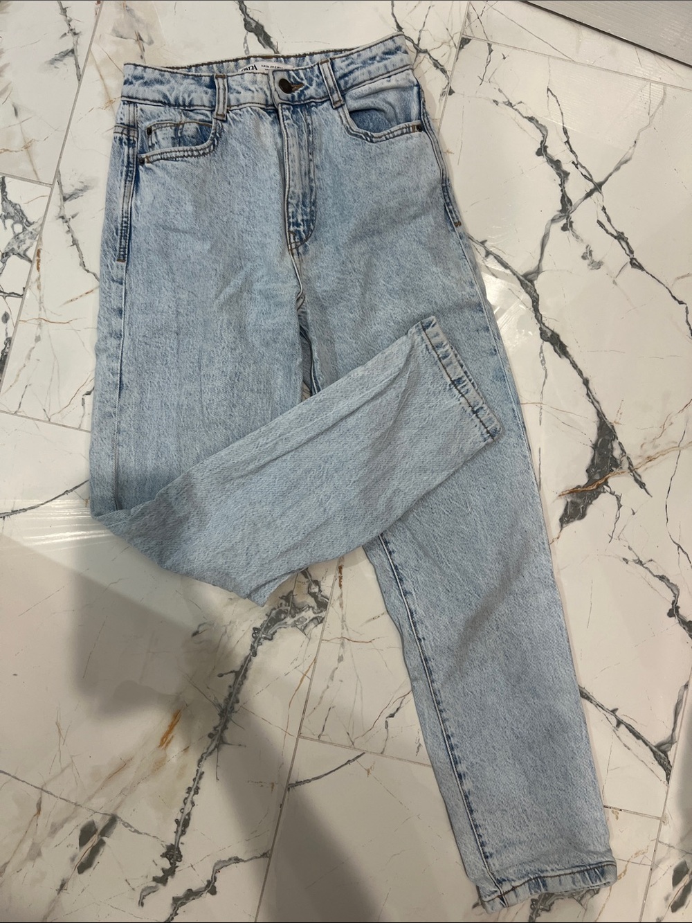 Light Wash Women’s Zara Mom Jeans
